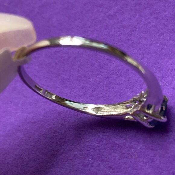 💛 10k White Gold Sapphire Ring - Picture 7 of 7